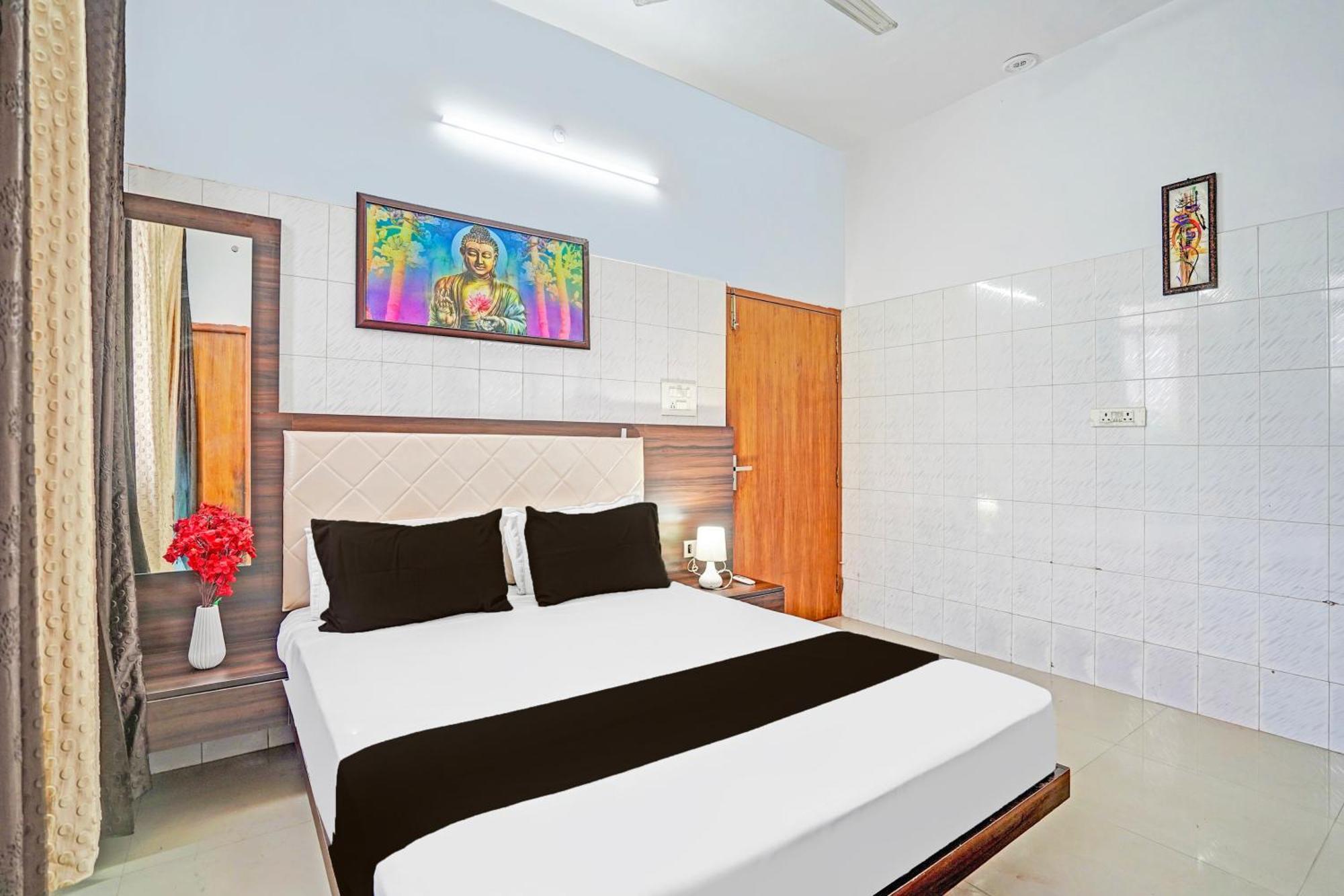 Hotel O Lotus